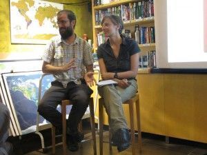 Presentación del libro "Cómo preparar un gran viaje" en la librería de viajes Muntanya de Llibres de Vic
